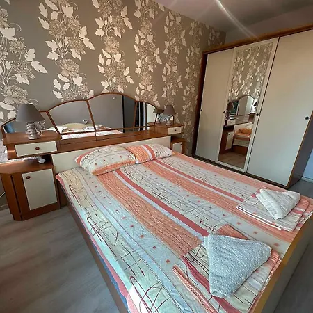 Lux Sisi Burgas